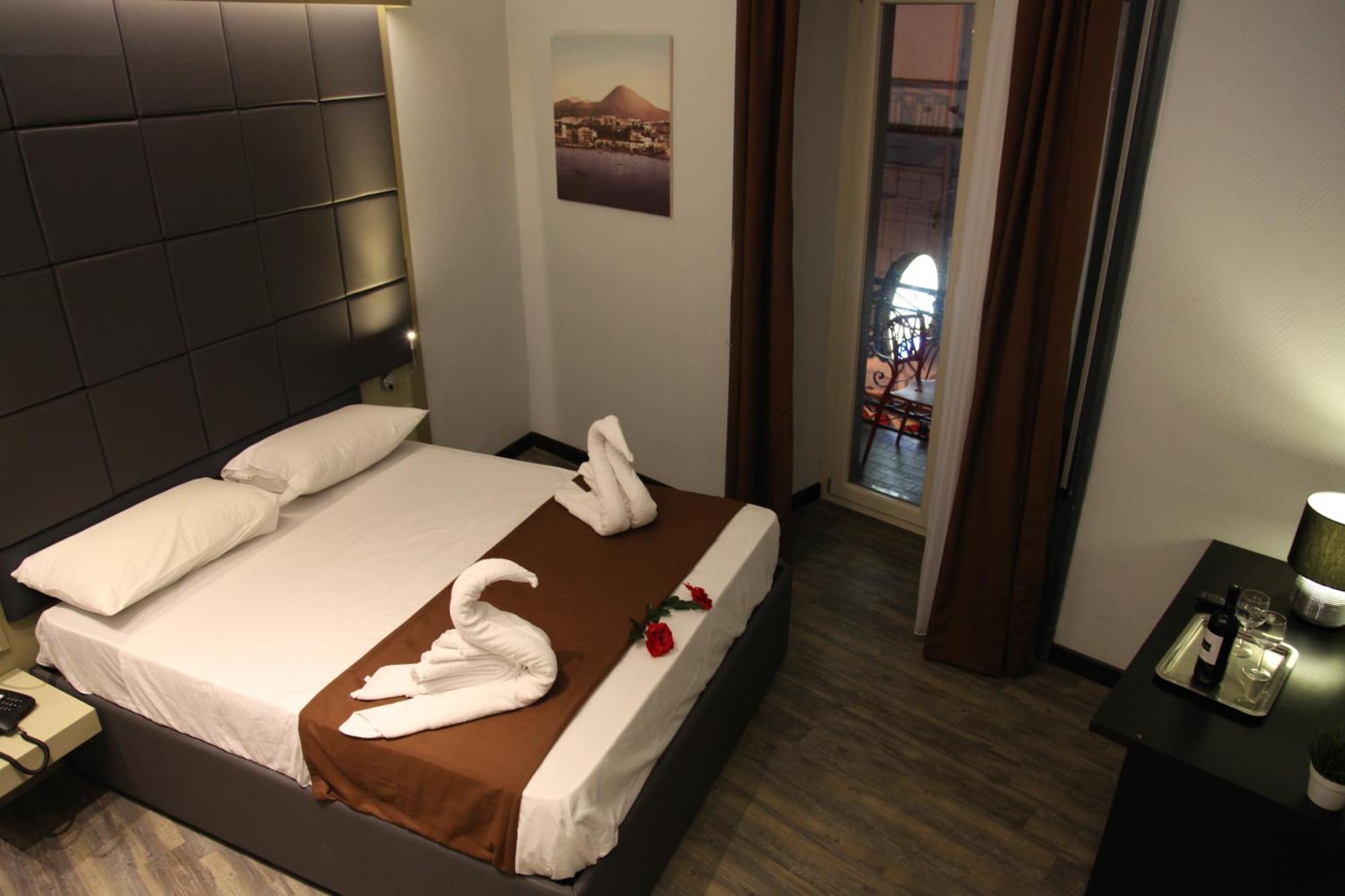 Dolce Vita Rooms Naples Extérieur photo