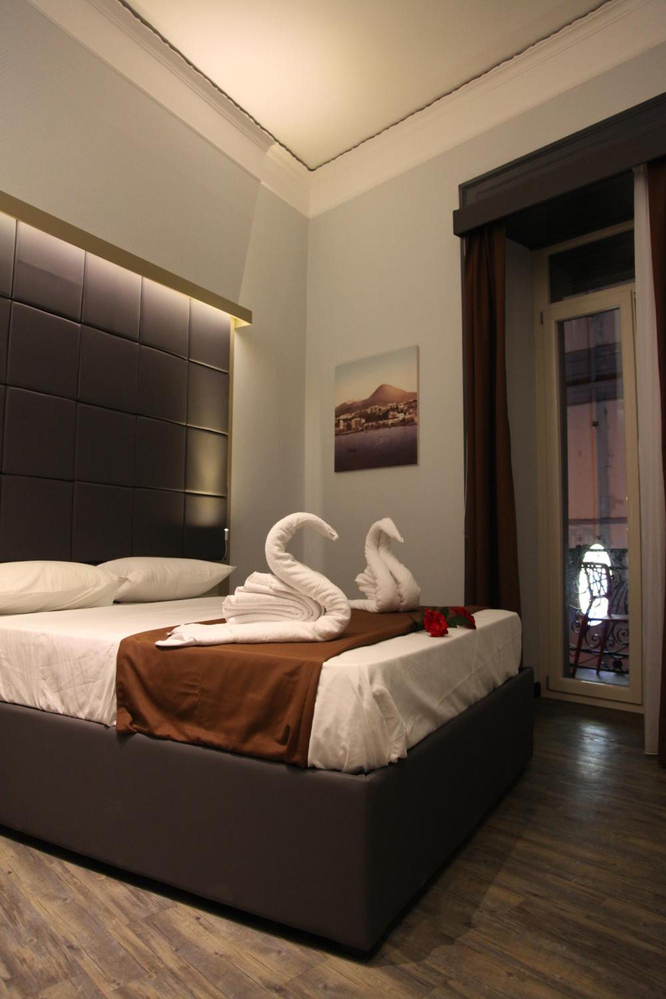 Dolce Vita Rooms Naples Extérieur photo
