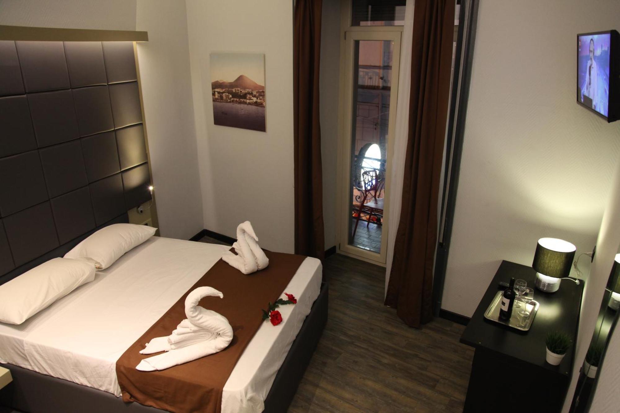 Dolce Vita Rooms Naples Extérieur photo
