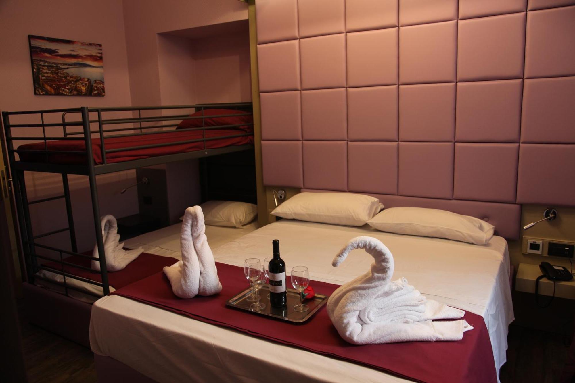 Dolce Vita Rooms Naples Extérieur photo